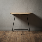 Ημικυκλική Κονσόλα Εισόδου σε curated home styling