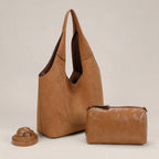 Καφέ τσάντα tote 2 σε 1 από 100% PU με pouch, φερμουάρ και ρυθμιζόμενο λουράκι ώμου.