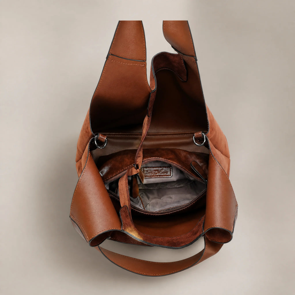 Καφέ τσάντα tote 2 σε 1 από 100% PU με pouch, φερμουάρ και ρυθμιζόμενο λουράκι ώμου.