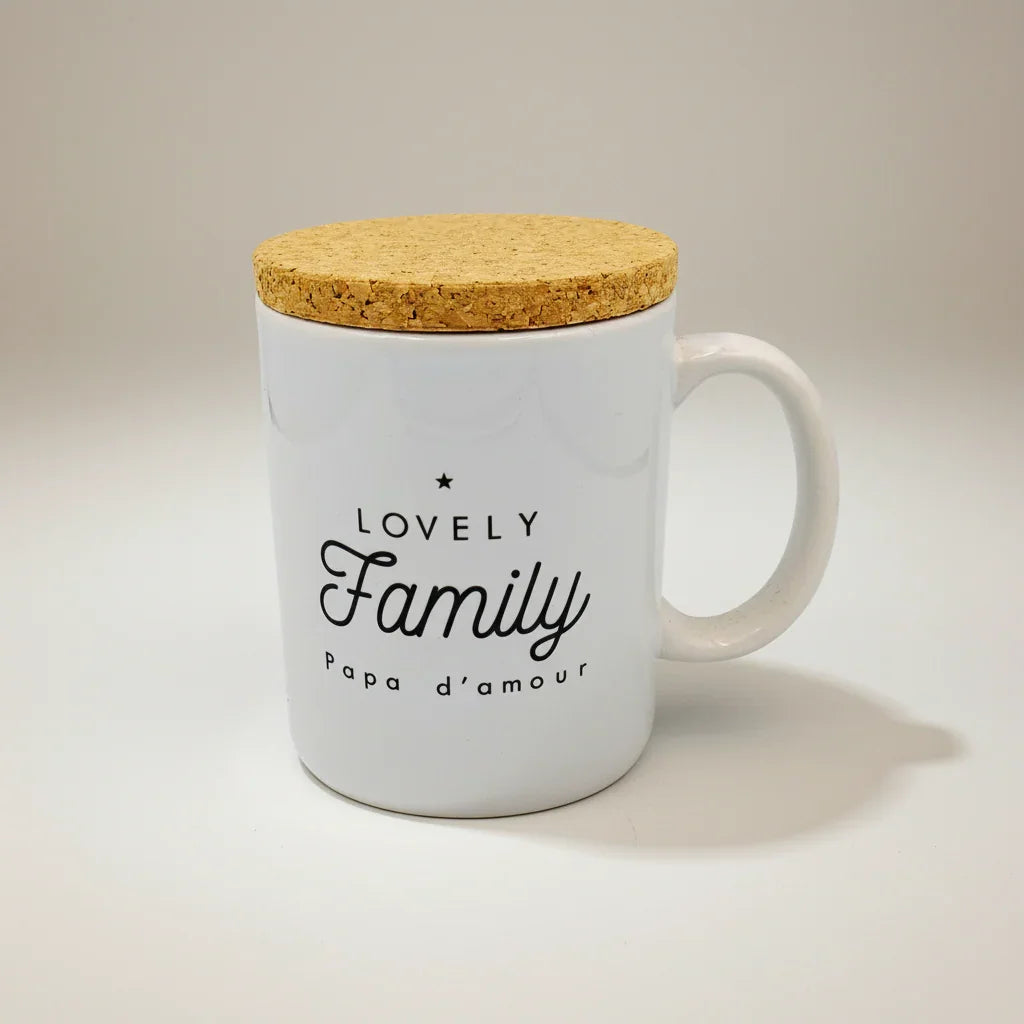 Λευκή κεραμική κούπα Lovely Family με καπάκι από φελλό.