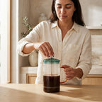Γυάλινη καφετιέρα Peter με φίλτρο για minimal kitchen coffee setup - λεπτομέρεια προϊόντος